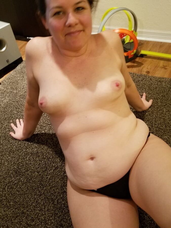 Chubby Slut Mom Nicole