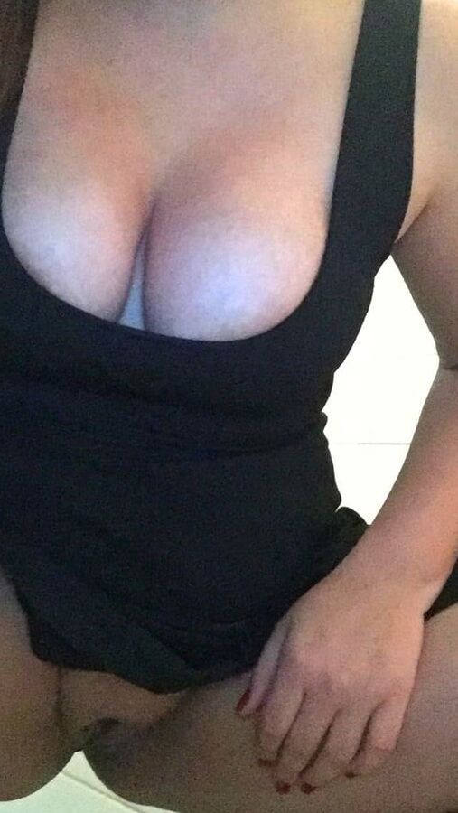 Curvy amateur sexy body nice tits