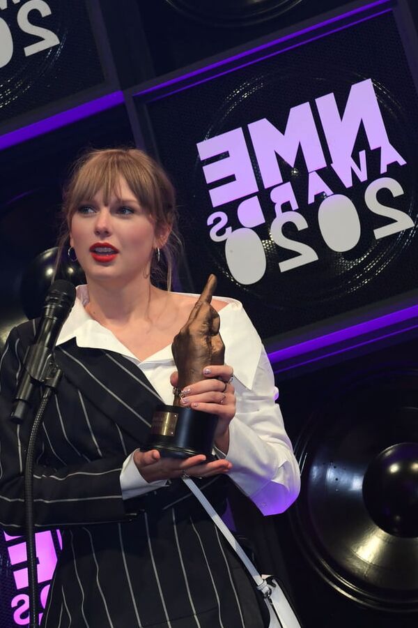 Taylor Swift - NME Awards &;