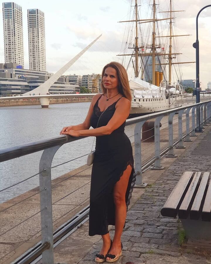 Hot mature sexy milf for comments and cumtribute