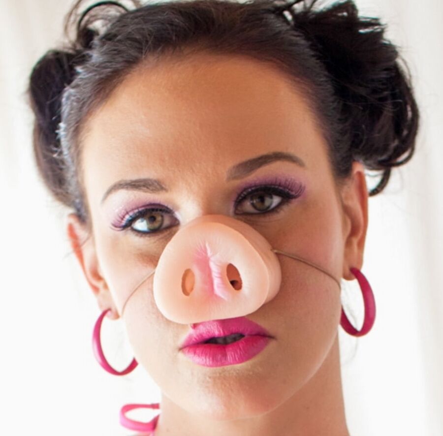 pig girl Roxy Raye pig slut sexy