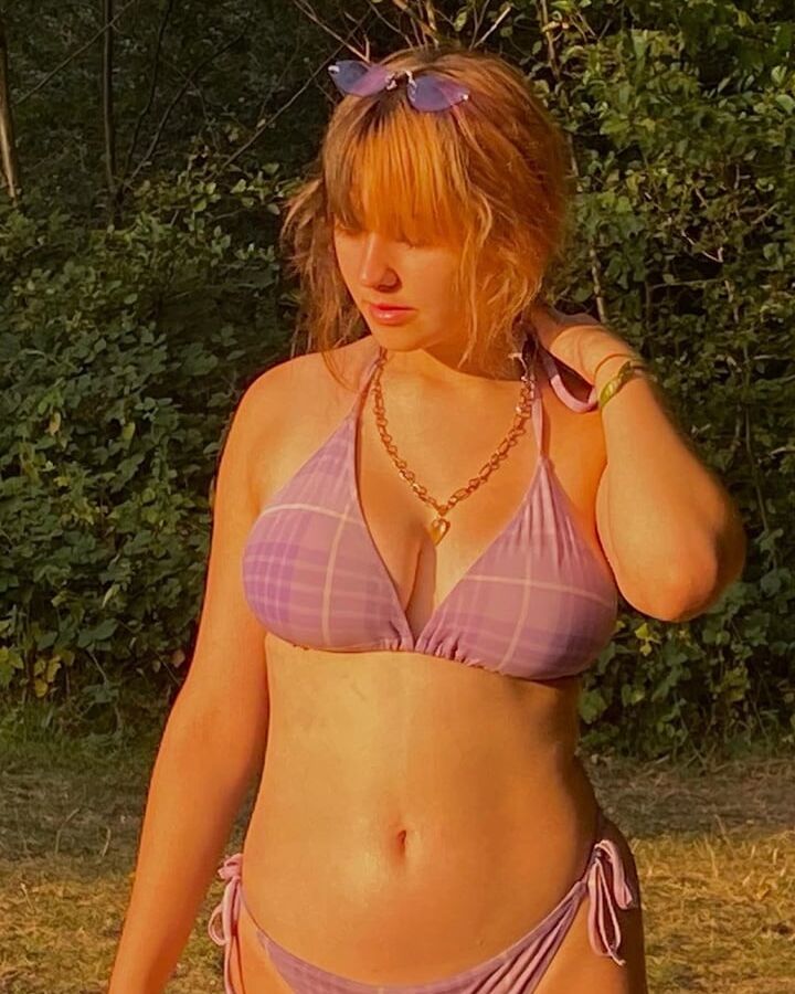 Asiedora Latinos teen with Huge boobs