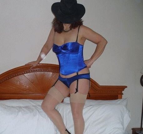sexy amateures and matures in hats