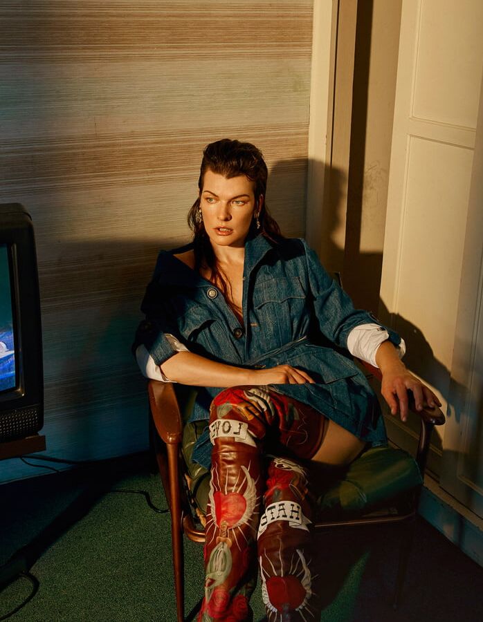 Female Celebrity Boots &amp; Leather - Milla Jovovich