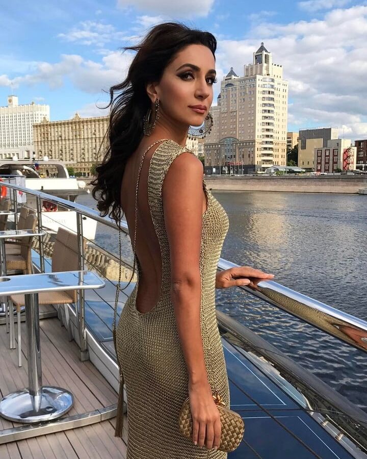 Sexy Russian Singer Zara