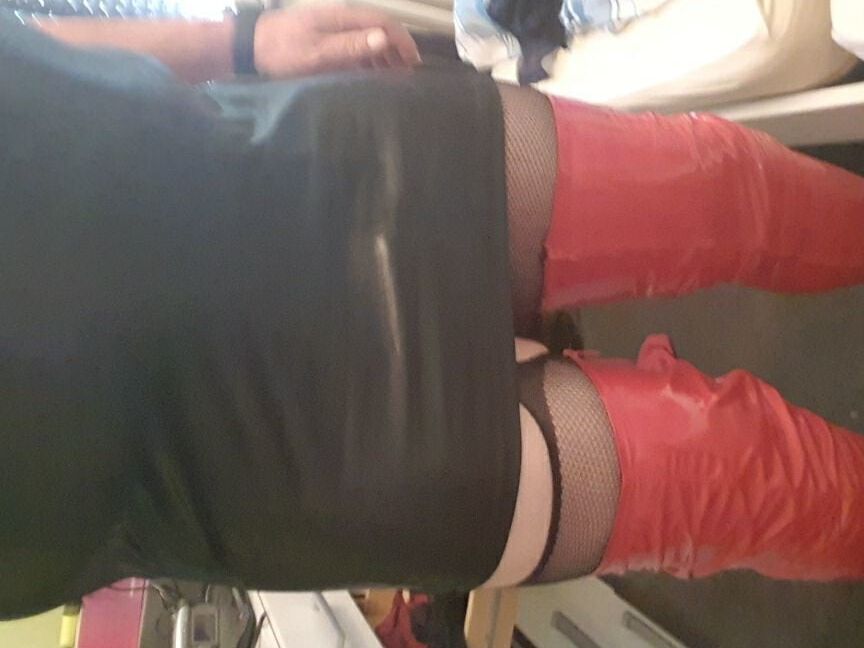 Neue Stiefel in rot