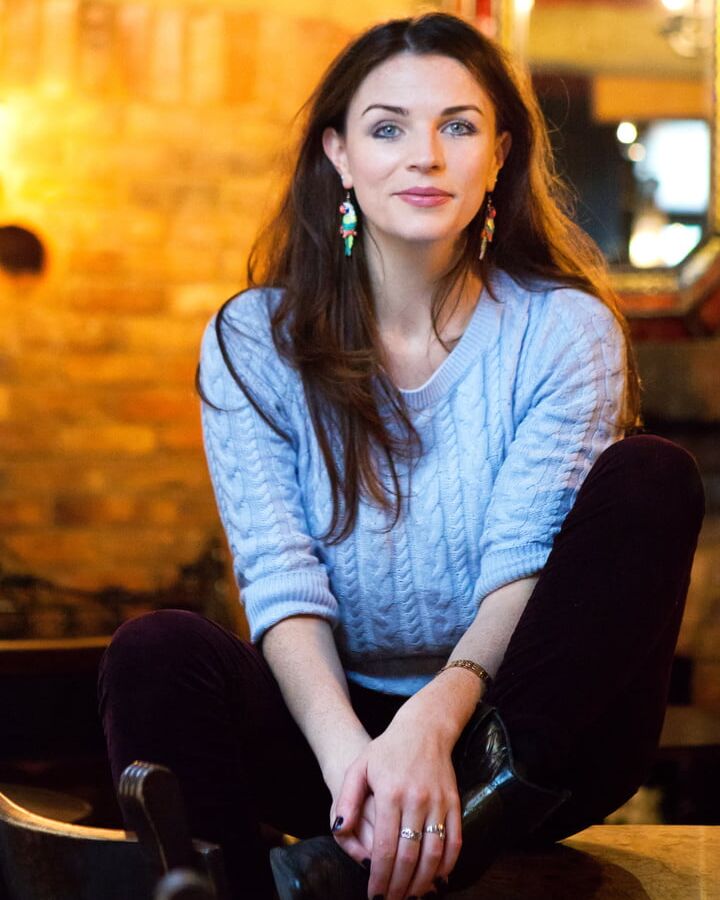 Aisling Bea - stunning Irish comedienne nude and clothed
