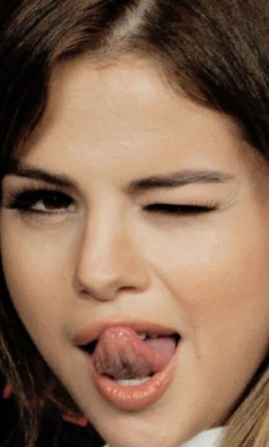 Selena Gomez lingua