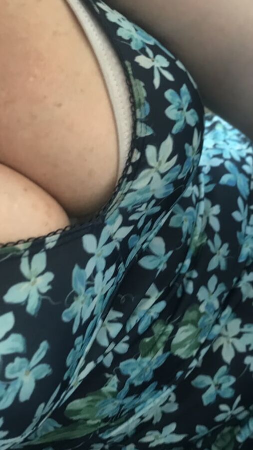 Mature saggy wife cleavage