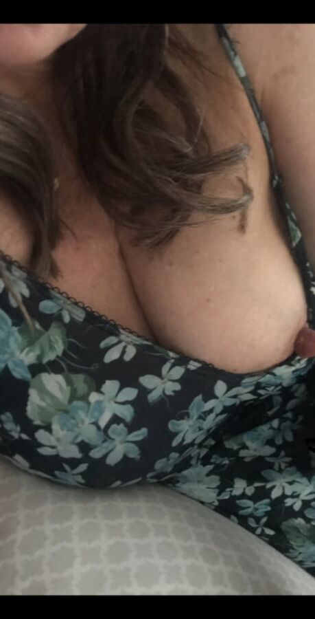 Mature saggy wife cleavage