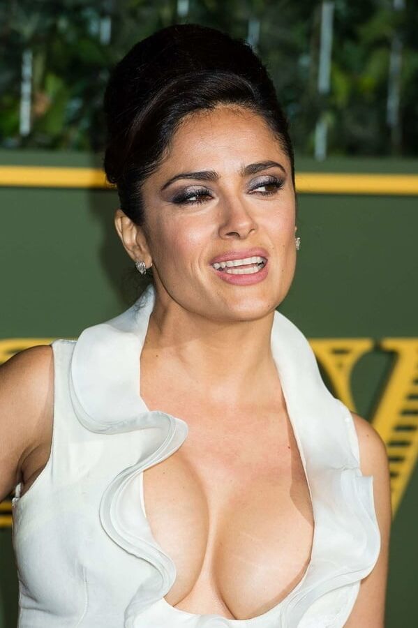 Salma Hayek - nice cleavage