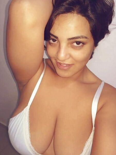 Sexy Indian Wives