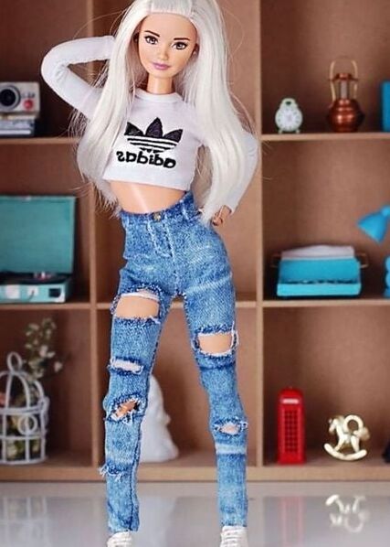 Barbie F