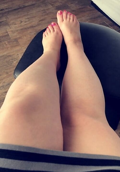 Sexy &amp; Chubby Legs