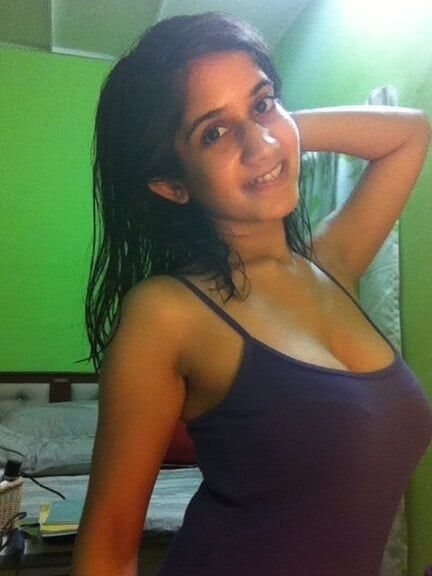 Unknown Desi Girl (leaked semi-nudes)