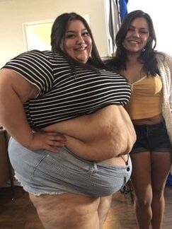 Fat Chicks With Skinny Friends
