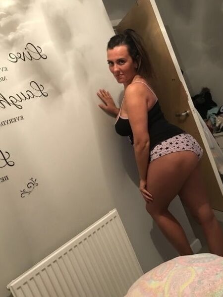Sexy Nude English BBW Big Tits Big Ass