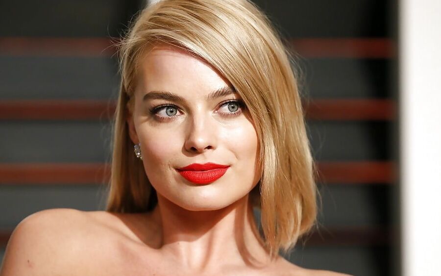 Margot Robbie Hot Pics