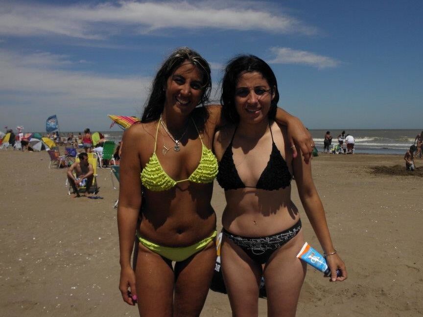 (ARG): Maria and Jessica at the beach!