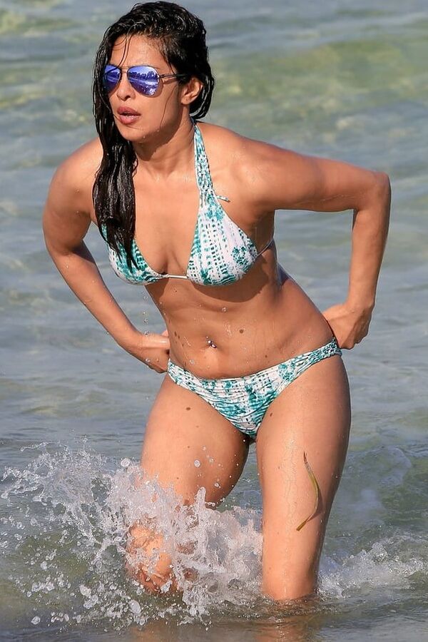 Priyanka chopra sexy hot body
