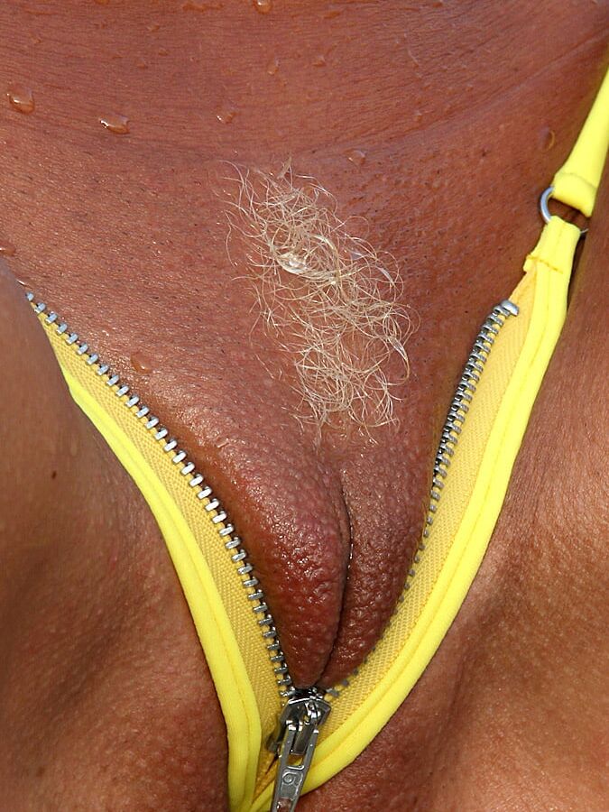 Michelle Berger Muscular Mature Nudist Blonde Dyed Pubes