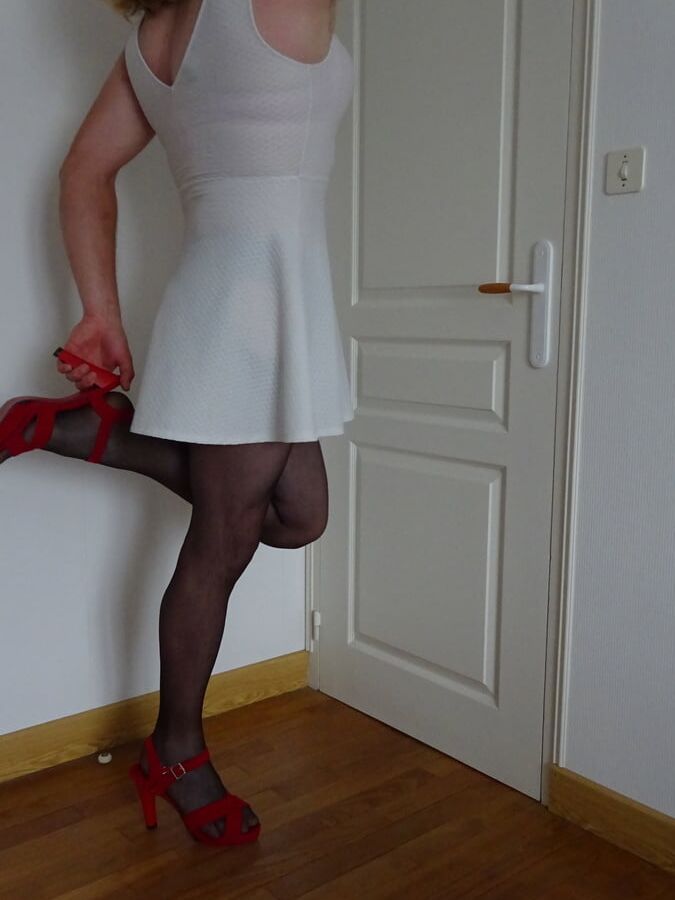 tight white skirt sexy