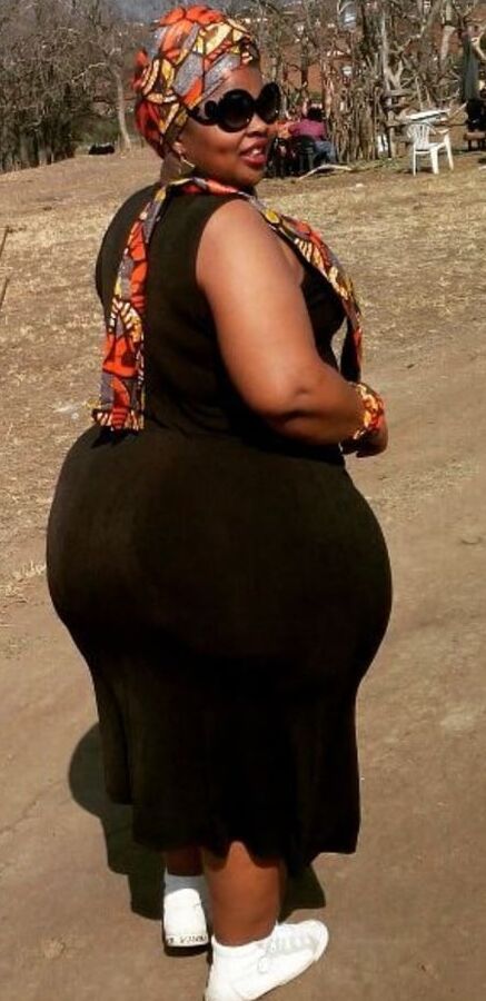 Huge booty mega hip african ssbbw pear lana