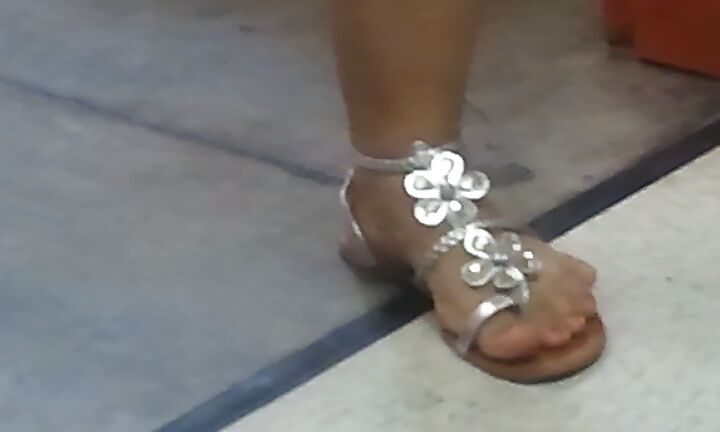 Meaty latina feet