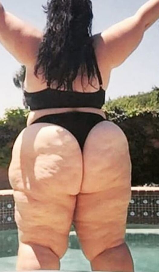 Mega legged sexy ssbbw Greek pear Jennie