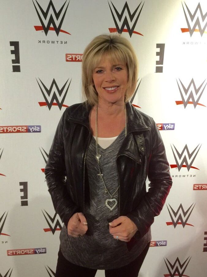 Female Celebrity Boots &amp; Leather - Ruth Langsford