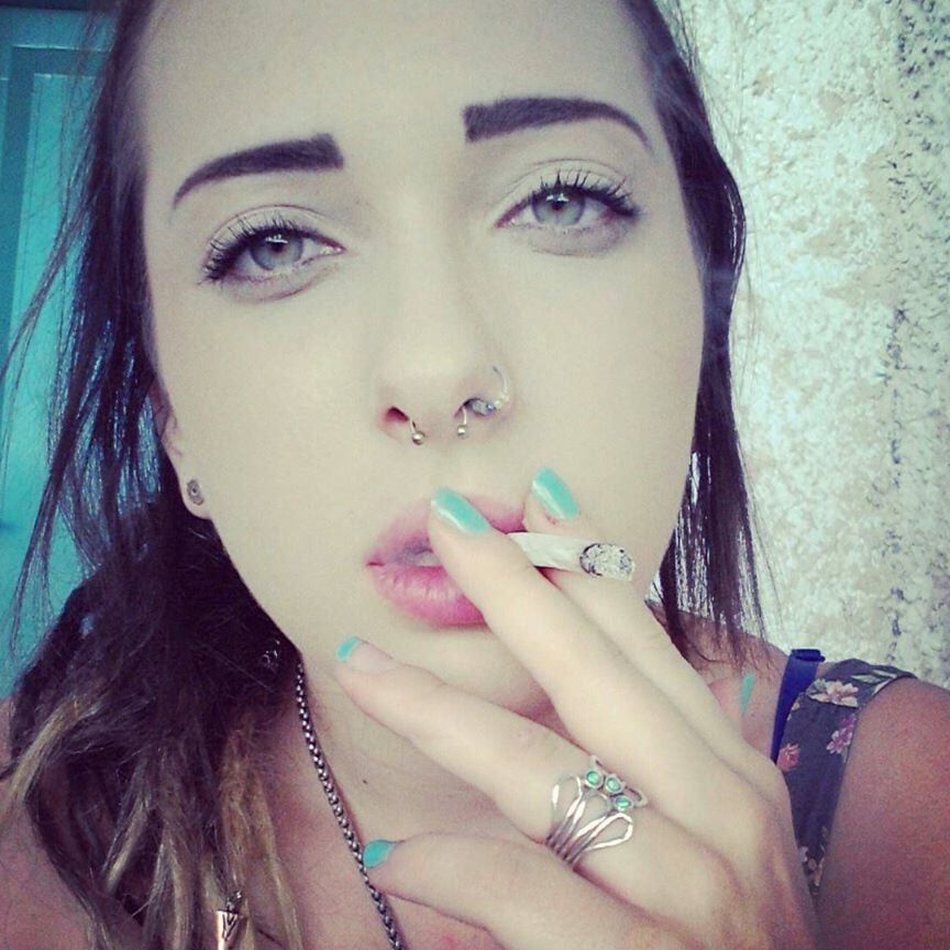 Jewish Hippie Party girl smoking