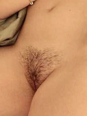 Sexy Curvy MILF Shows Large Tits And Wide Hips Hairy Cunt