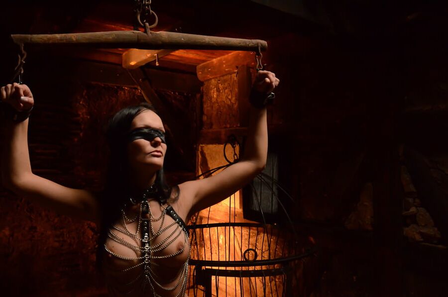 Isabell chained