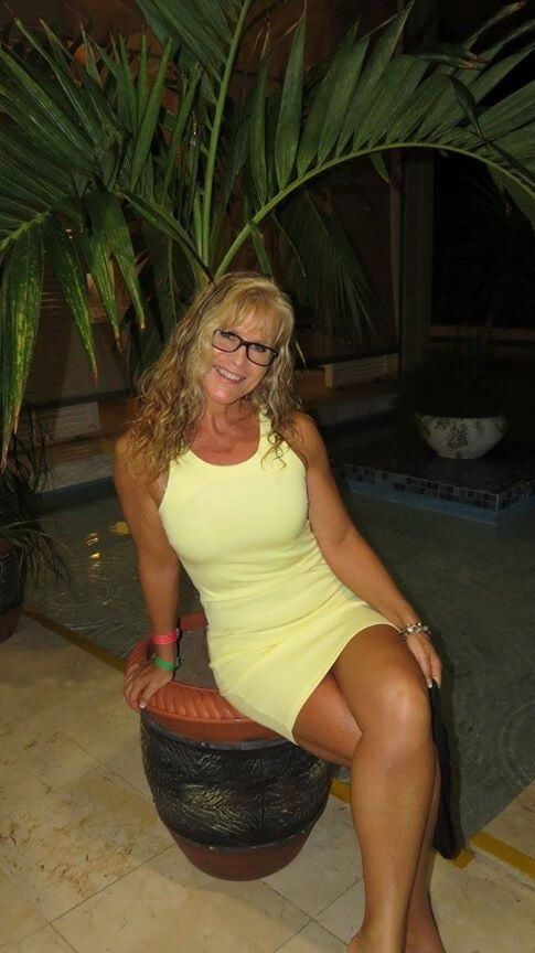 years old fit milf Chantal