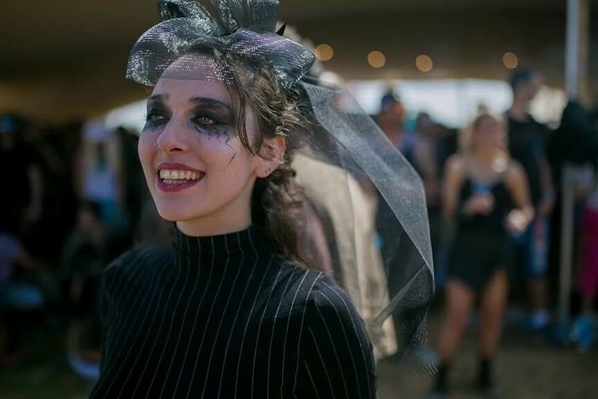 Jewish Hippie Party girl smoking