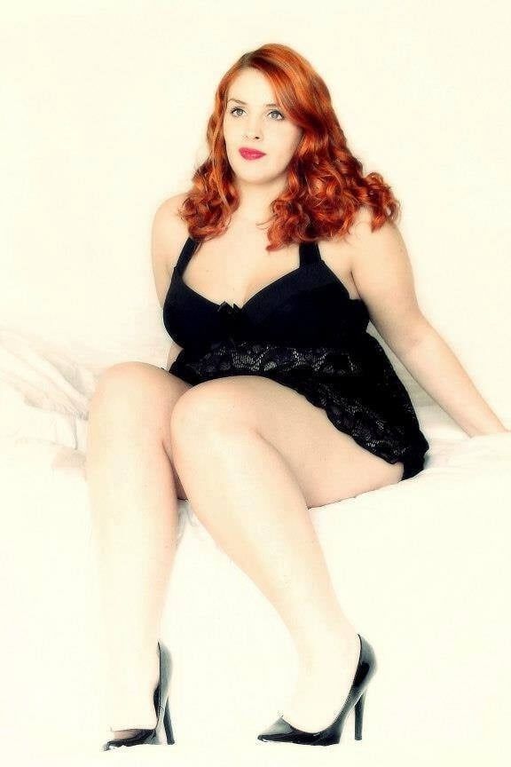 Curvy French redhead model Marianne Ternois (non nude)