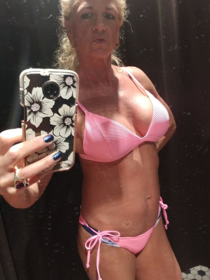 Tanned Mature Selfie Mom