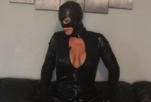 Sexy MILF in Latex Catsuit