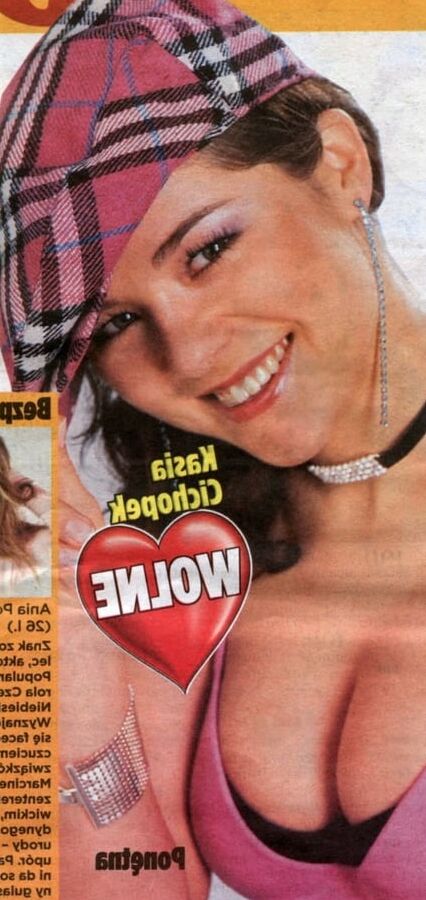 Kasia Cichopek - nice cleavage