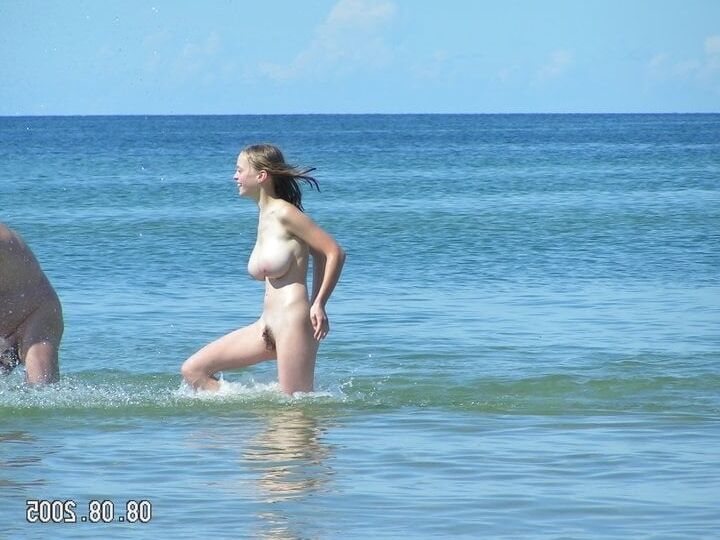 Topless a la plage