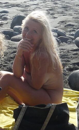 Blond Nudist Milf on the Fkk Beach