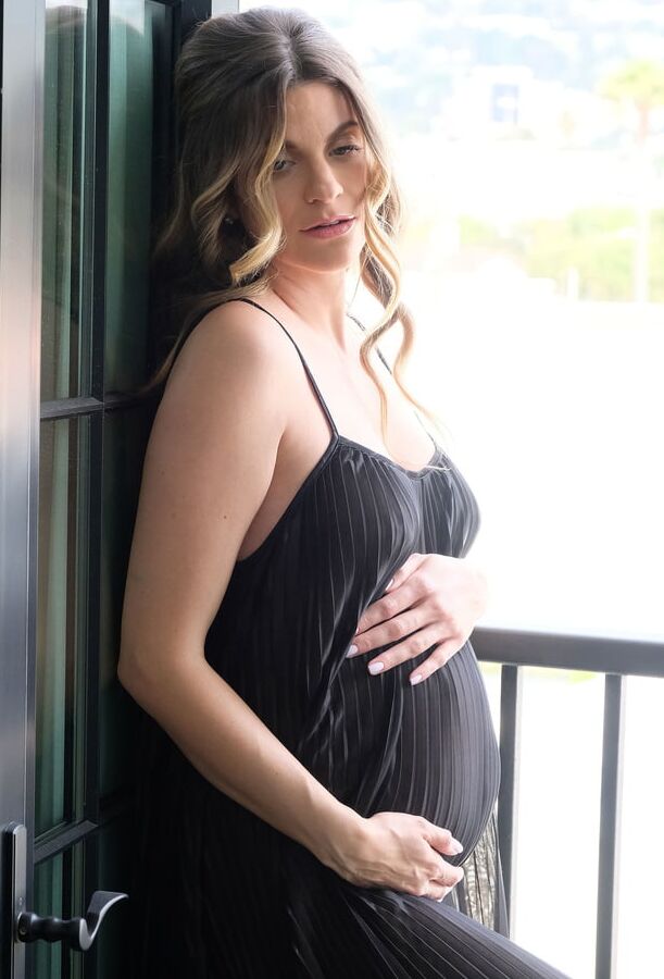Rachel McCord - Pregnancy Photoshoot