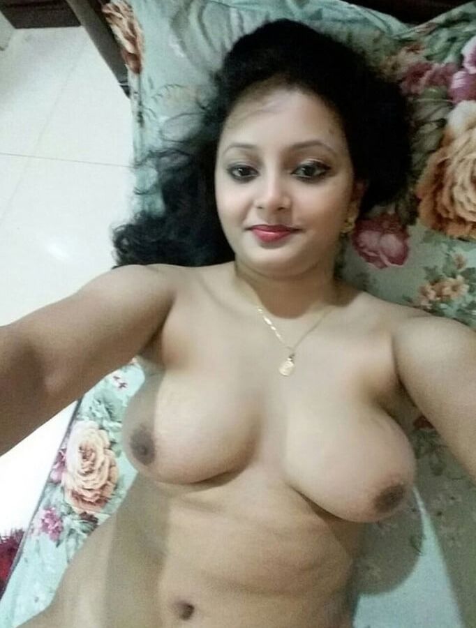 Famous Momo Bhabhi Full Collection ( videos coming soon)