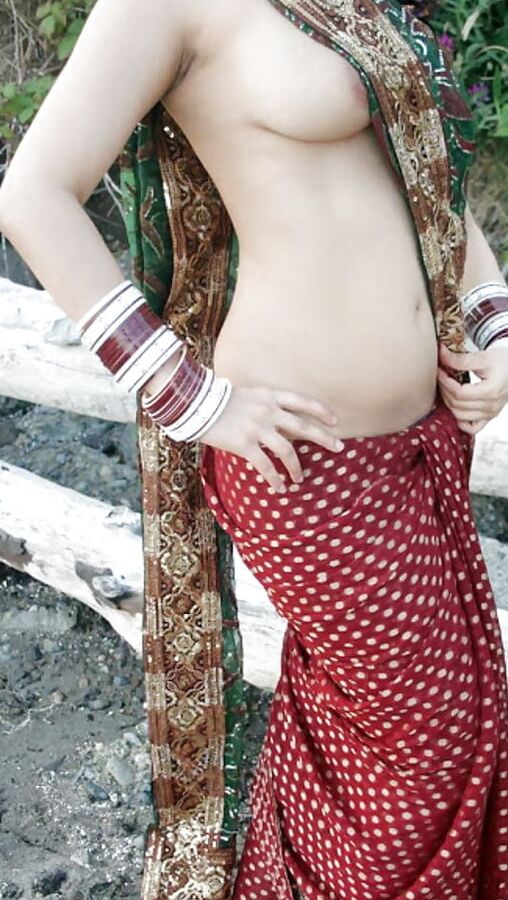 Policz Shipli mom sexy in sari