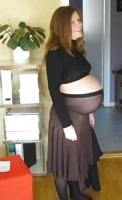 Schwangere in Feinstrumpfhosen