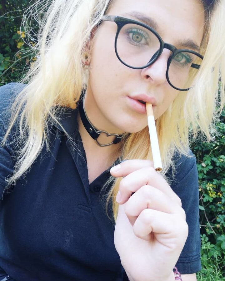 SEXY AF - Smoking