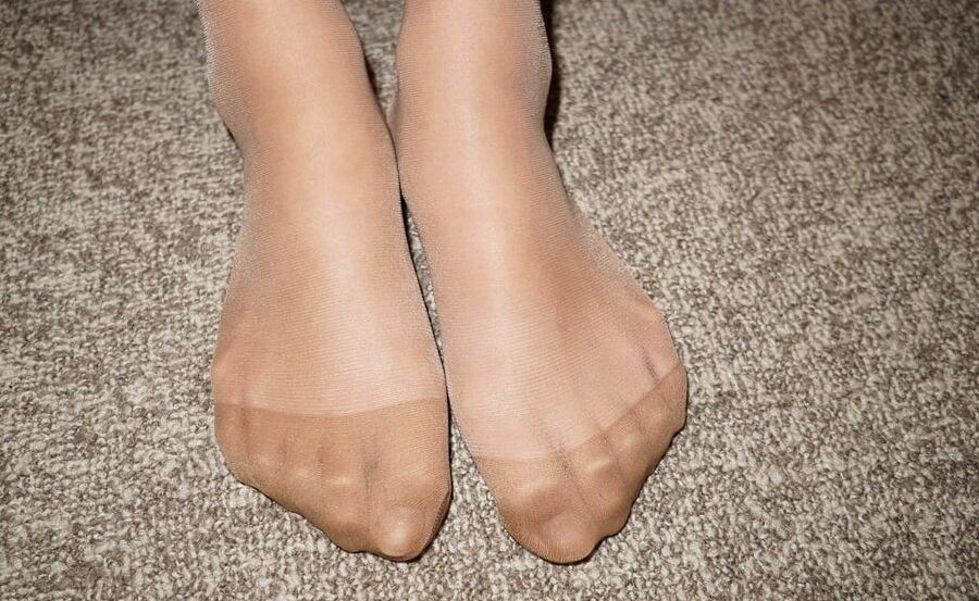japanese nylon legs feet