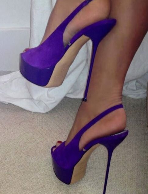 ....more HEELS AND TOES