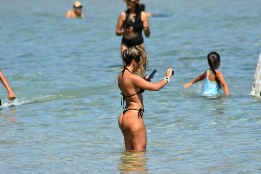 Bikini beach voyeur