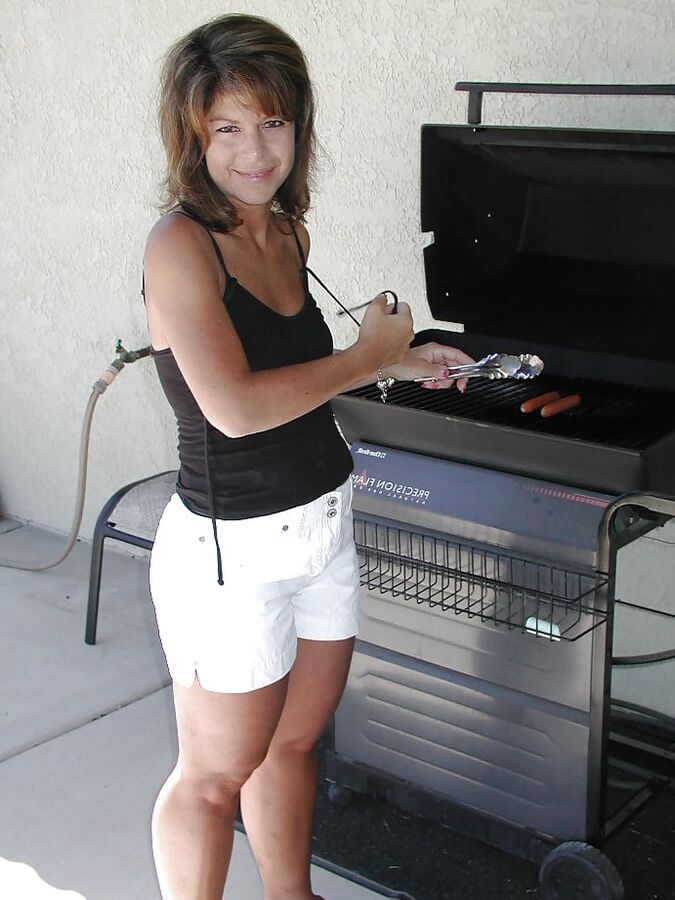 MILF&;s working the grill